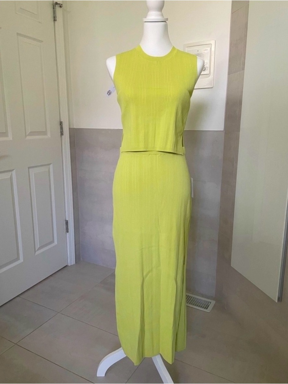 House of Harlow 1960 Lime Green Ribbed Maxi Skirt Set